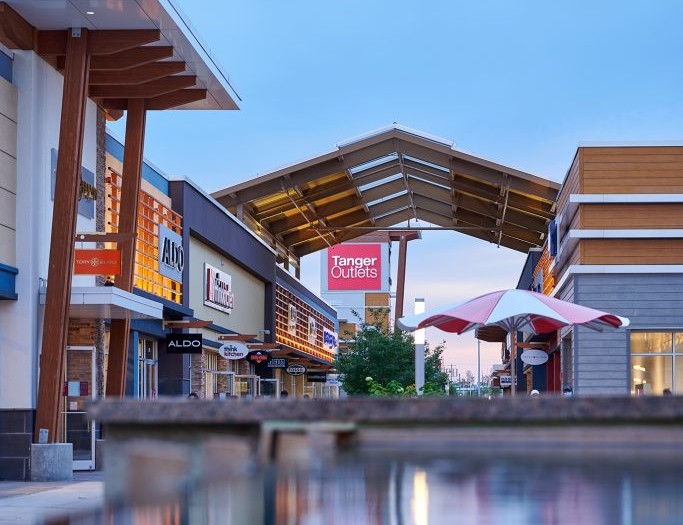 Kanata Lakes Shopping - Urbandale Construction