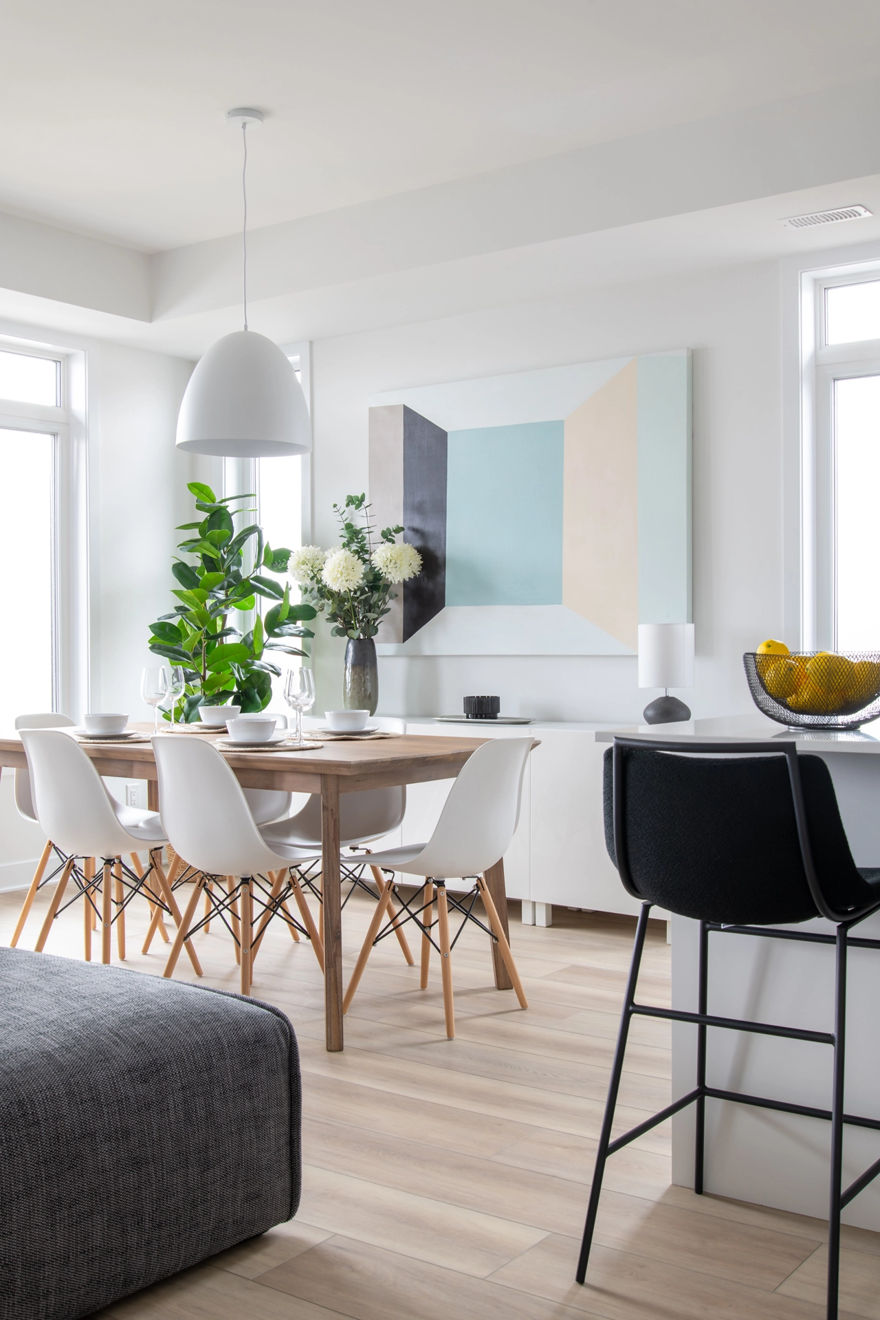 Knightsbridge Condo - Urbandale Construction