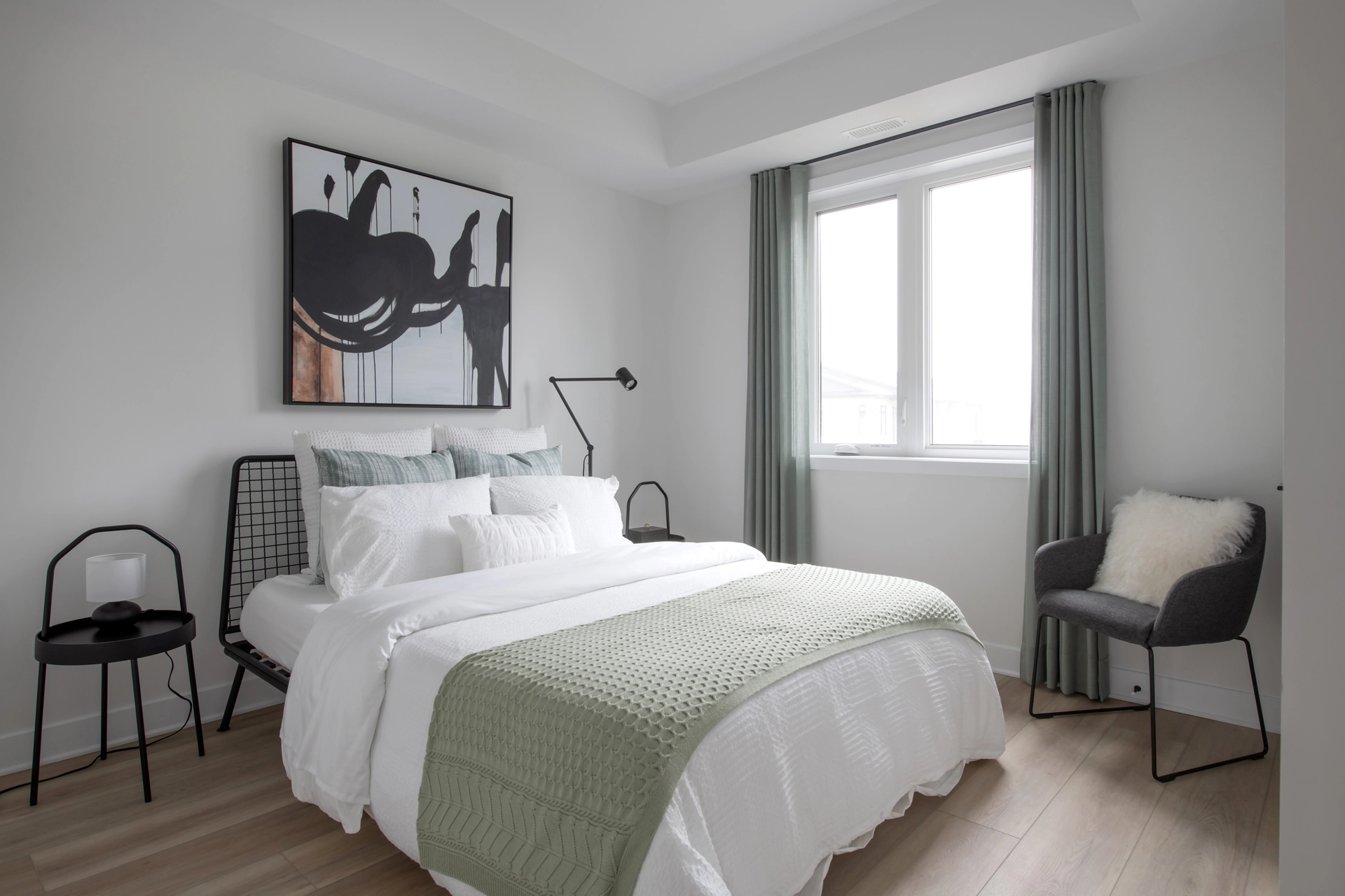 Knightsbridge Condo - Urbandale Construction